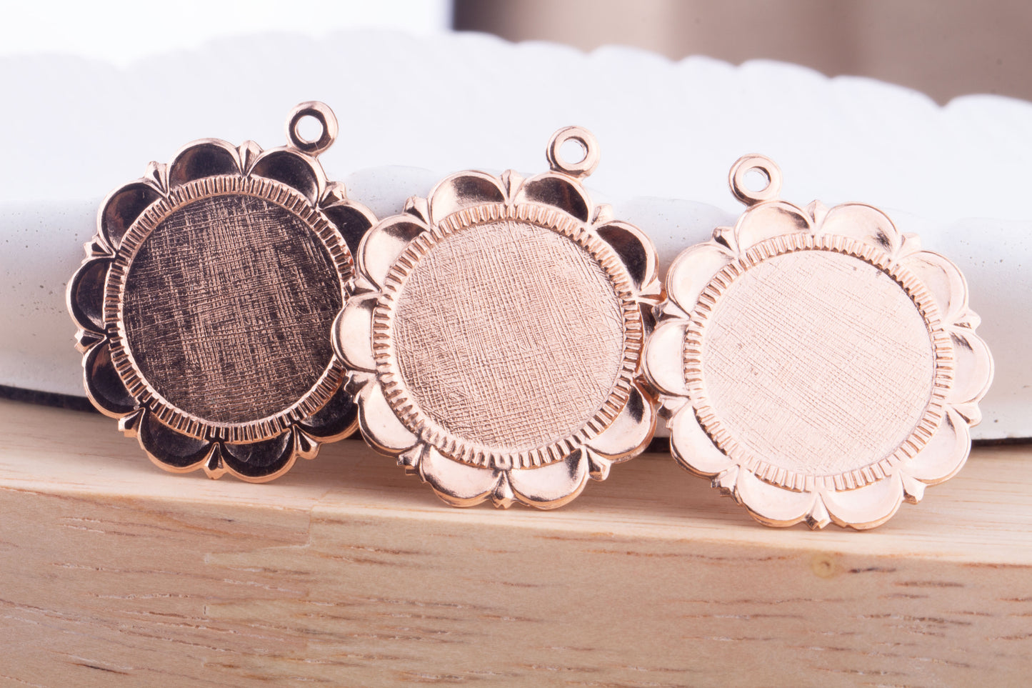 Scalloped Medallion Pendant Charm for Monogram, Scalloped Edge, Decorative Edge, Round Coin Pendant, For Engraving/Laser Monogram Letters